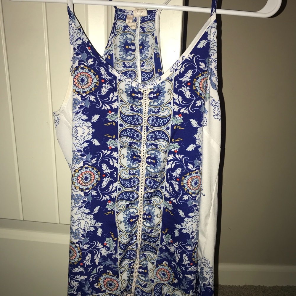 Pattern Tank. Size Small.
